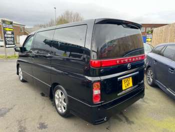 Used Nissan Elgrand  for sale - 70642531: Photo