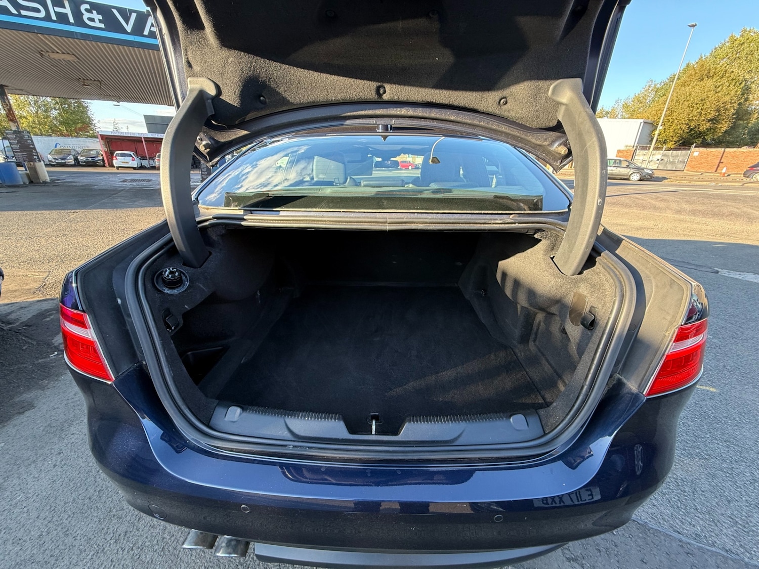 Used Jaguar XE 2016 for sale - 76147569: Photo 12