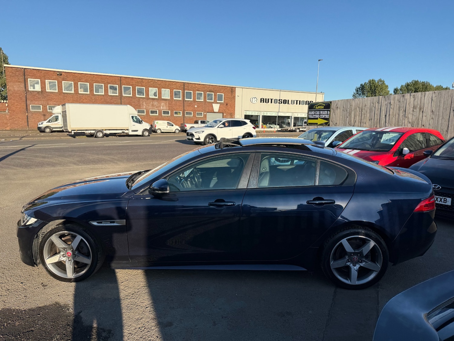 Used Jaguar XE 2016 for sale - 76147569: Photo 3