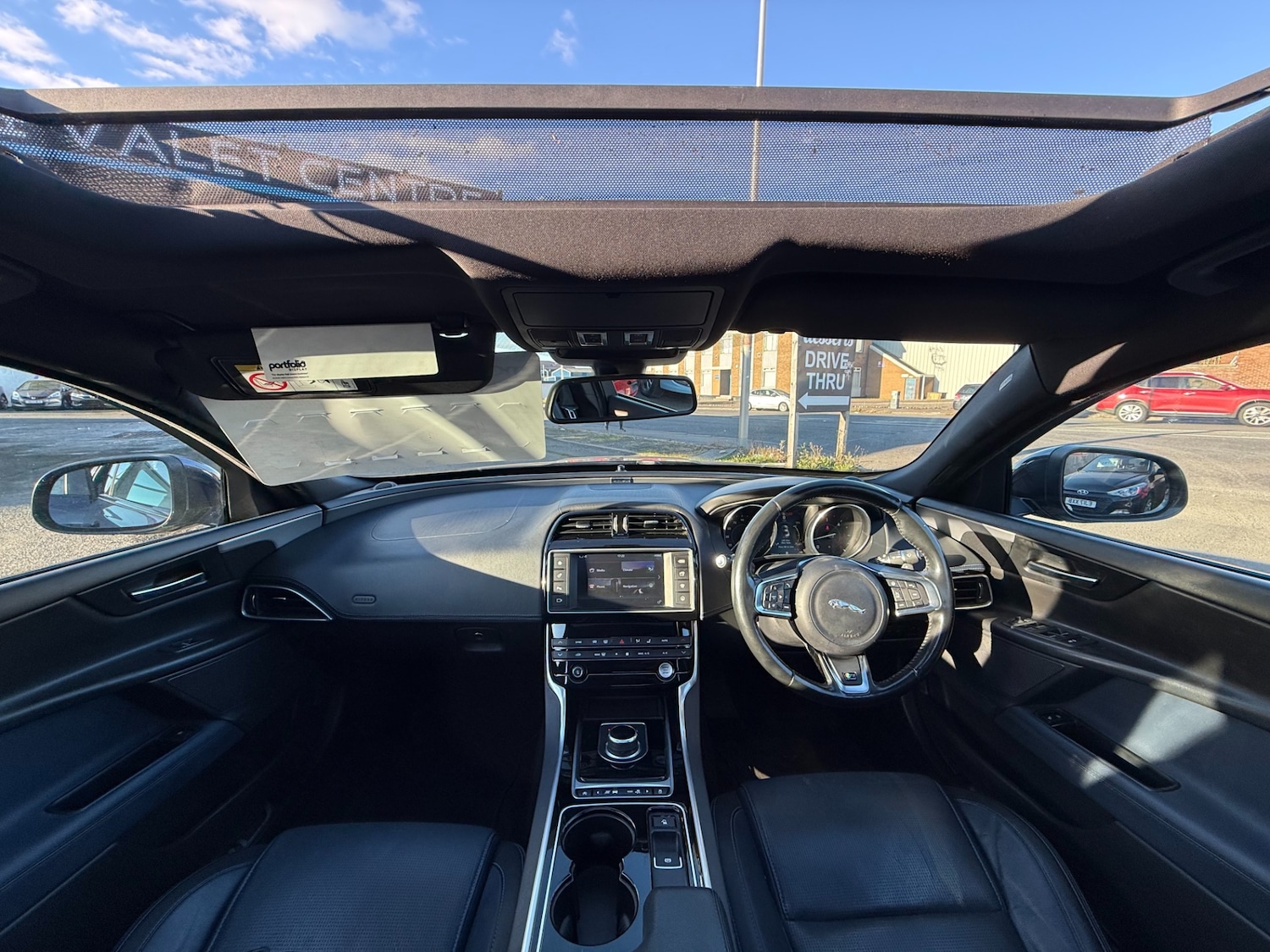 Used Jaguar XE 2016 for sale - 76147569: Photo 8