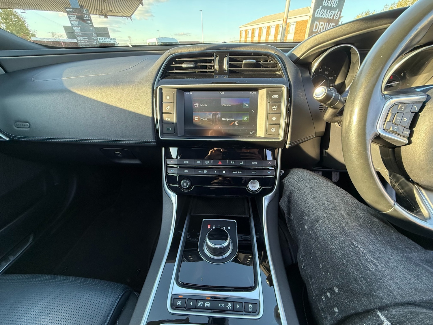 Used Jaguar XE 2016 for sale - 76147569: Photo 9