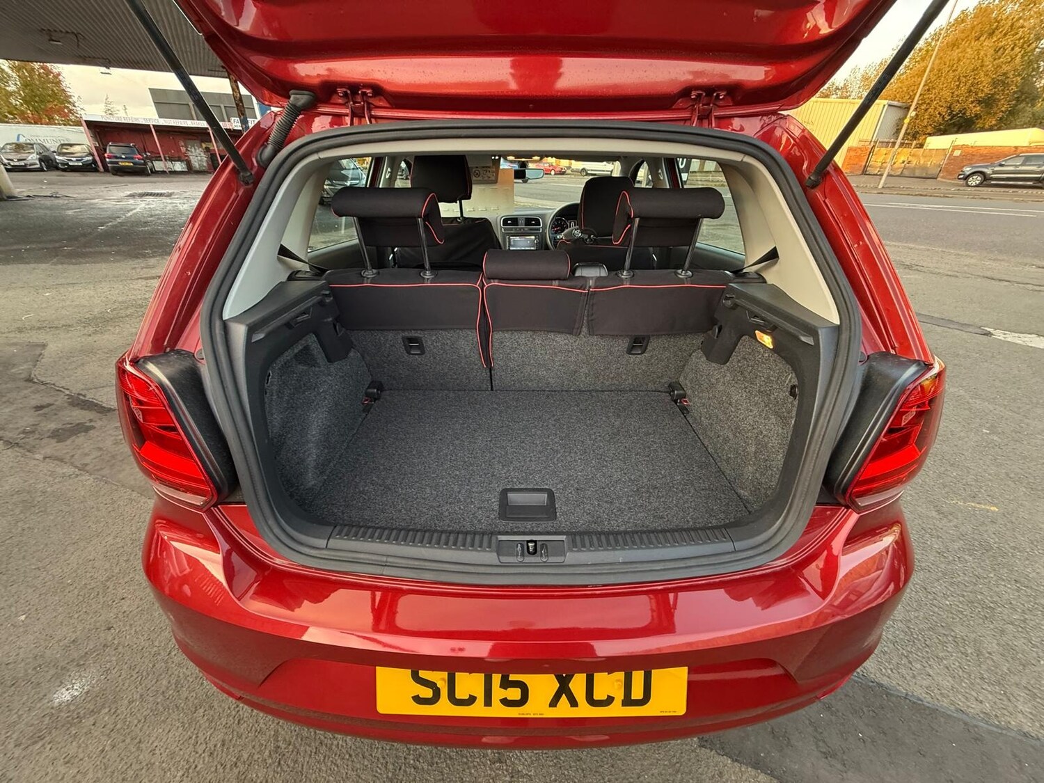 Used Volkswagen Polo 2015 for sale - 76280330: Photo 11