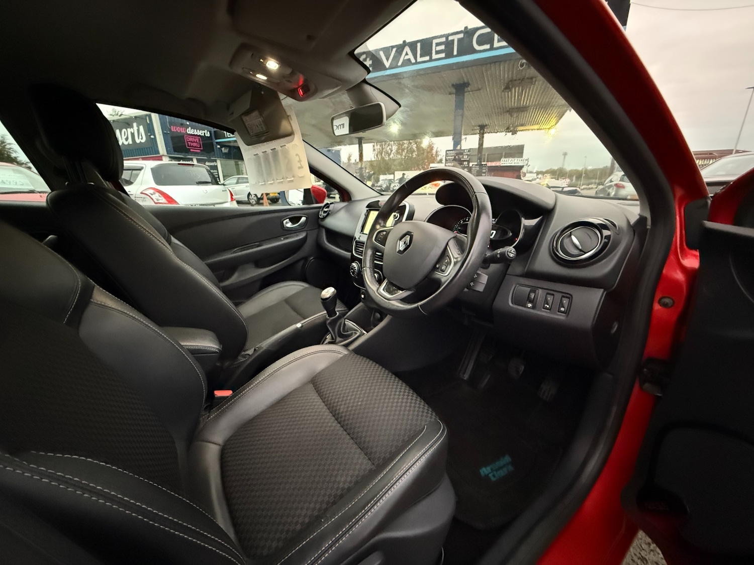 Used Renault Clio 2017 for sale - 76299626: Photo 9