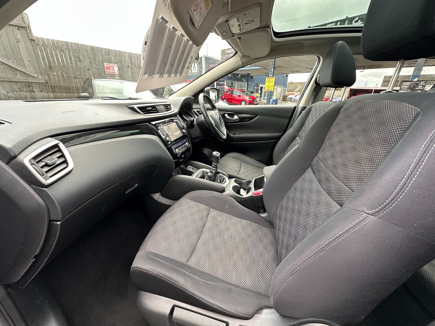 Used Nissan Qashqai 2015 for sale - 77406808: Photo 11