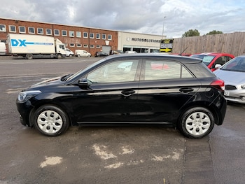 Used Hyundai i20 2017 for sale - 75829829: Photo