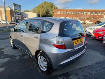 Used Honda Jazz 2010 for sale - 75933156: Photo