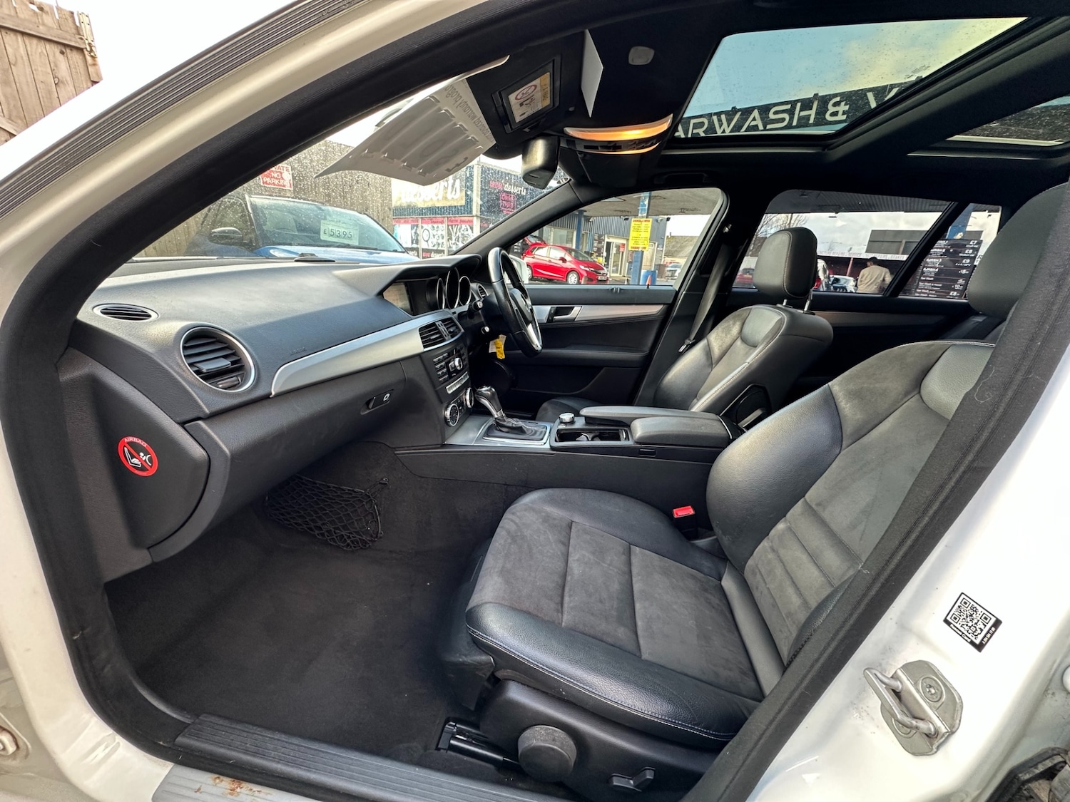 Used Mercedes-Benz C Class 2014 for sale - 77407409: Photo 11