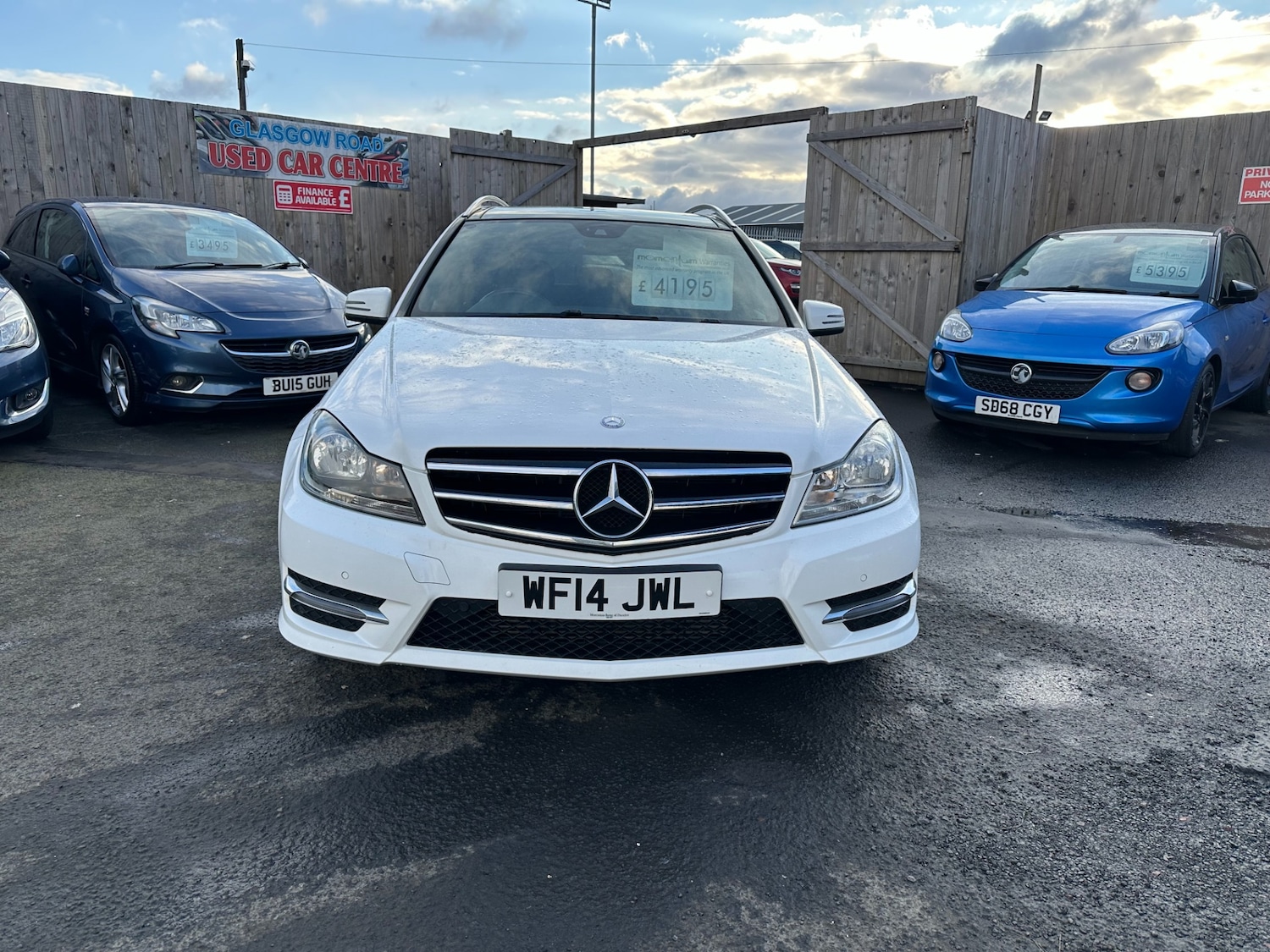 Used Mercedes-Benz C Class 2014 for sale - 77407409: Photo 2