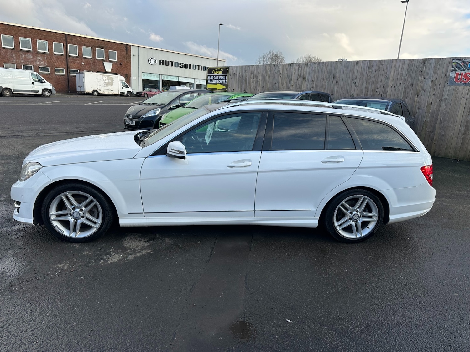 Used Mercedes-Benz C Class 2014 for sale - 77407409: Photo 4