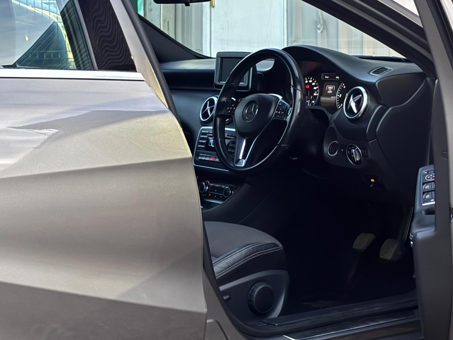 Used Mercedes-Benz A-Class 2014 for sale - 76381196: Photo 10