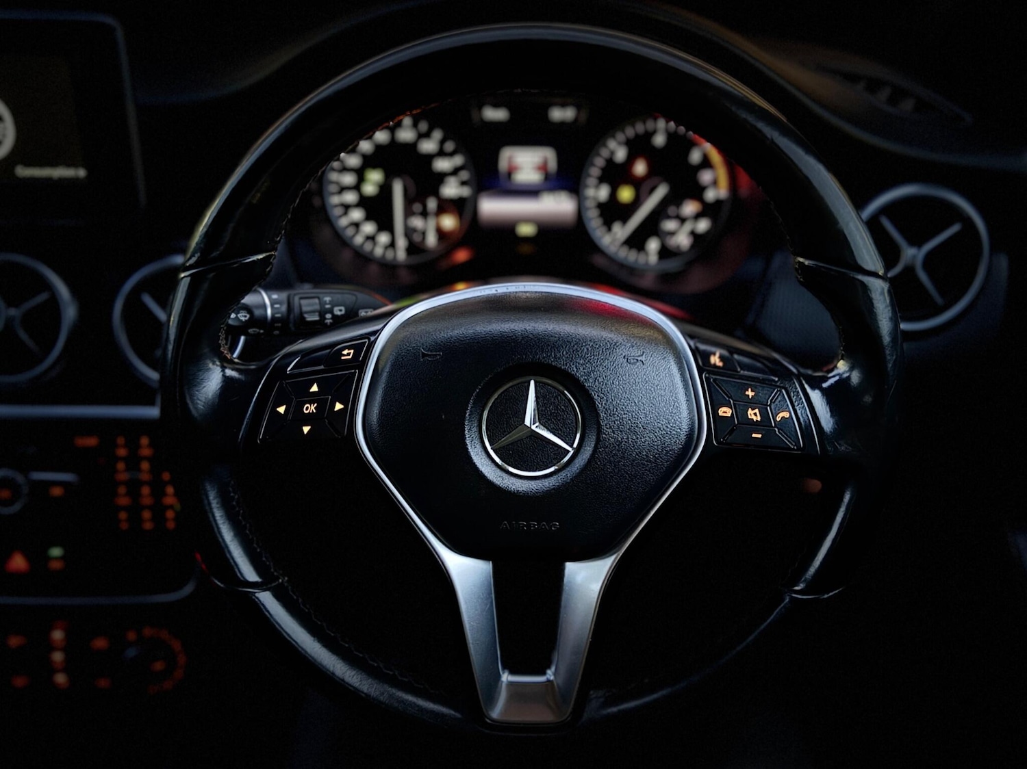 Used Mercedes-Benz A-Class 2014 for sale - 76381196: Photo 12