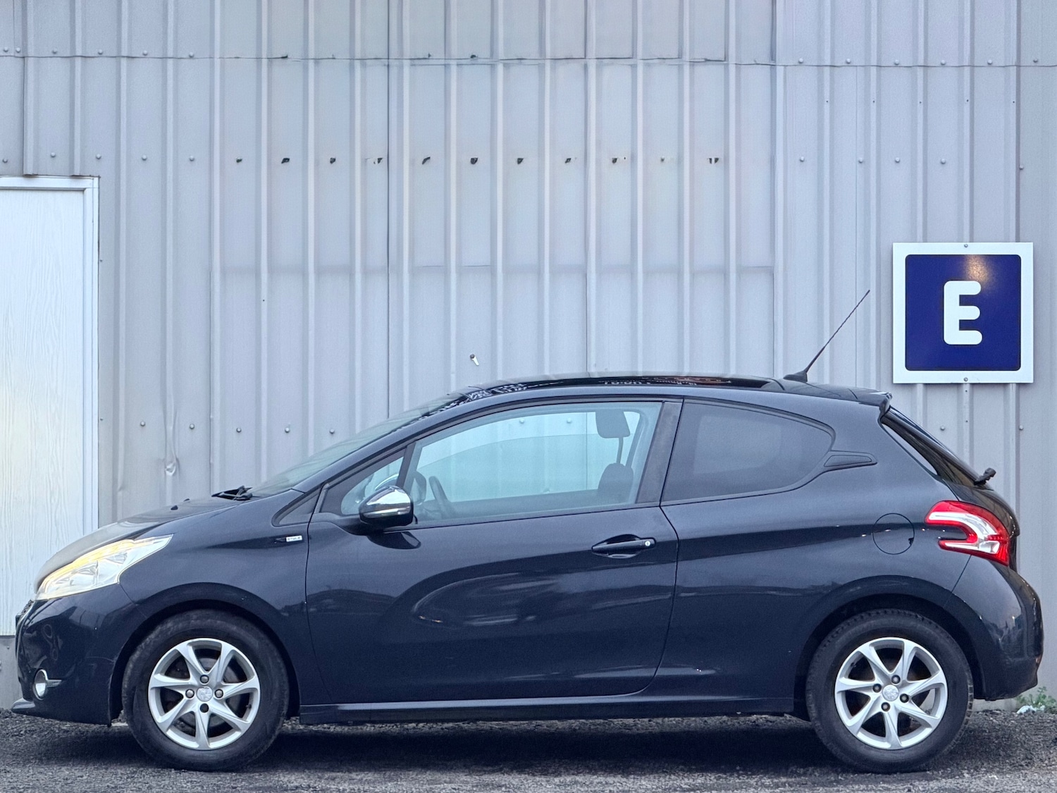 Used Peugeot 208 2015 for sale - 77558826: Photo 7