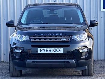 Used Land Rover Discovery Sport 2017 for sale - 76179100: Photo