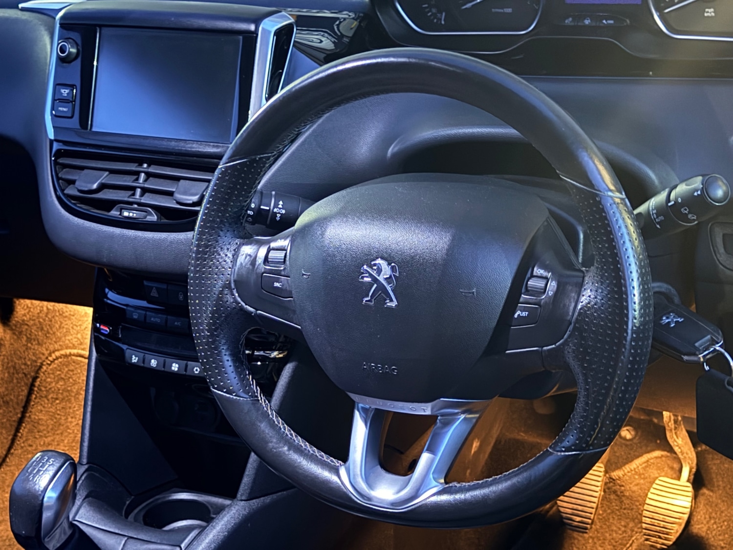 Used Peugeot 208 2013 for sale - 76539228: Photo 11