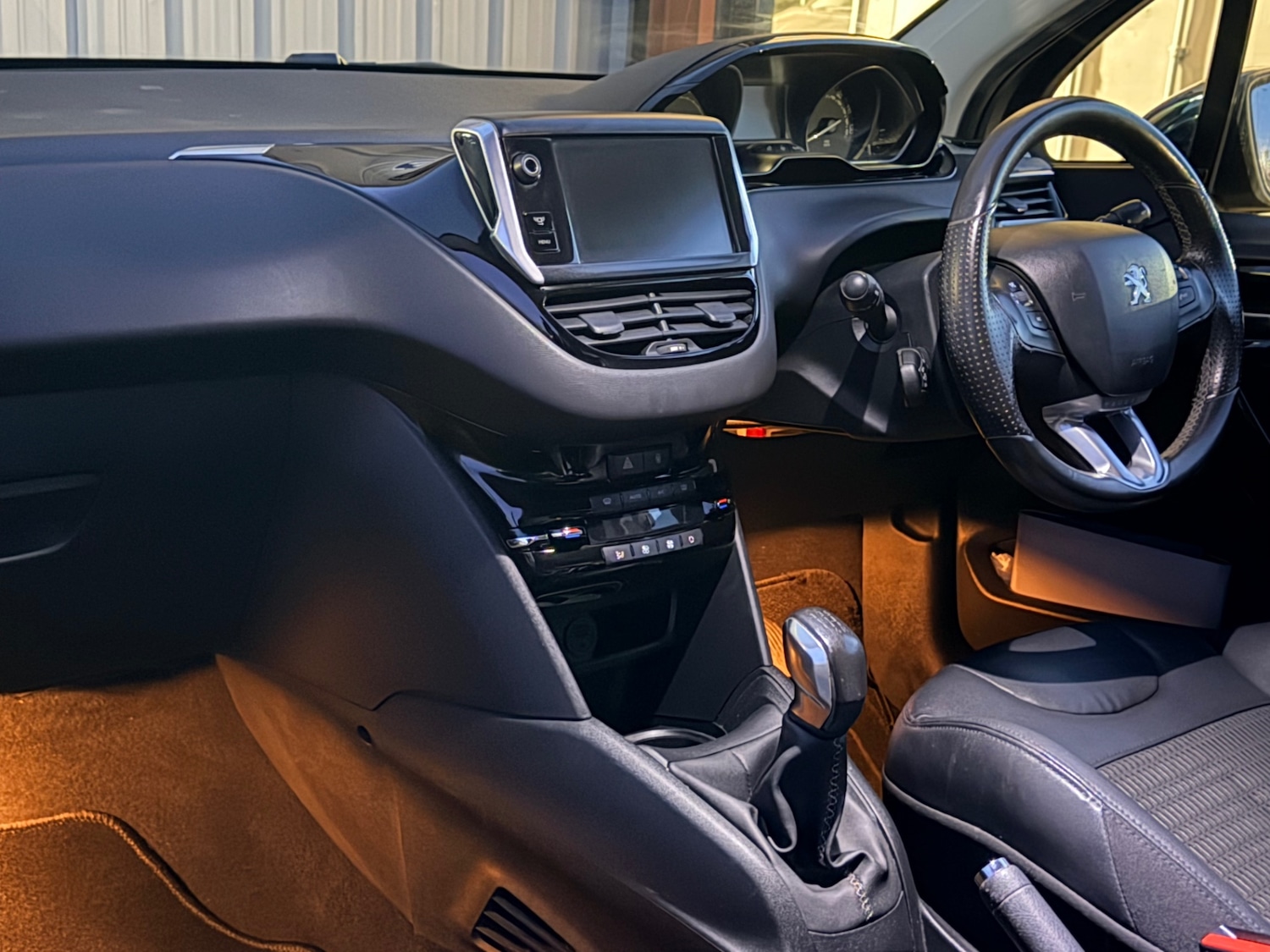 Used Peugeot 208 2013 for sale - 76539228: Photo 13