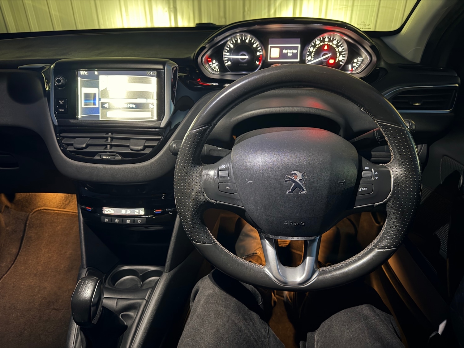 Used Peugeot 208 2013 for sale - 76539228: Photo 17