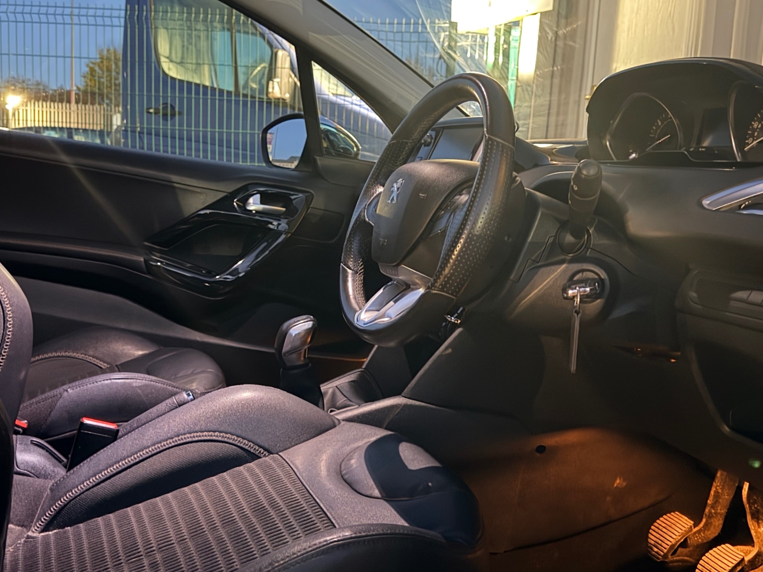 Used Peugeot 208 2013 for sale - 76539228: Photo 18