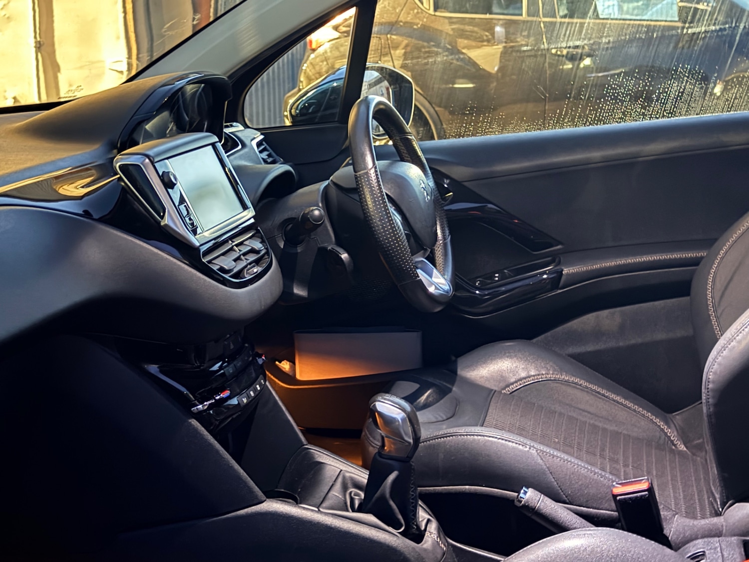 Used Peugeot 208 2013 for sale - 76539228: Photo 19