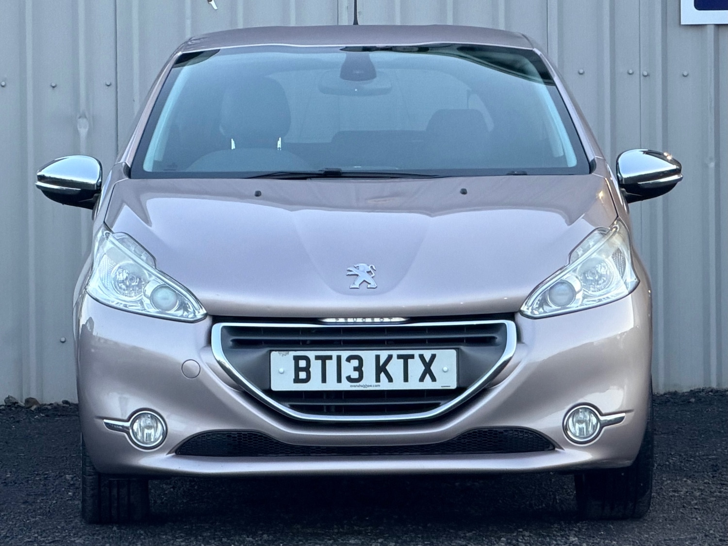 Used Peugeot 208 2013 for sale - 76539228: Photo 2