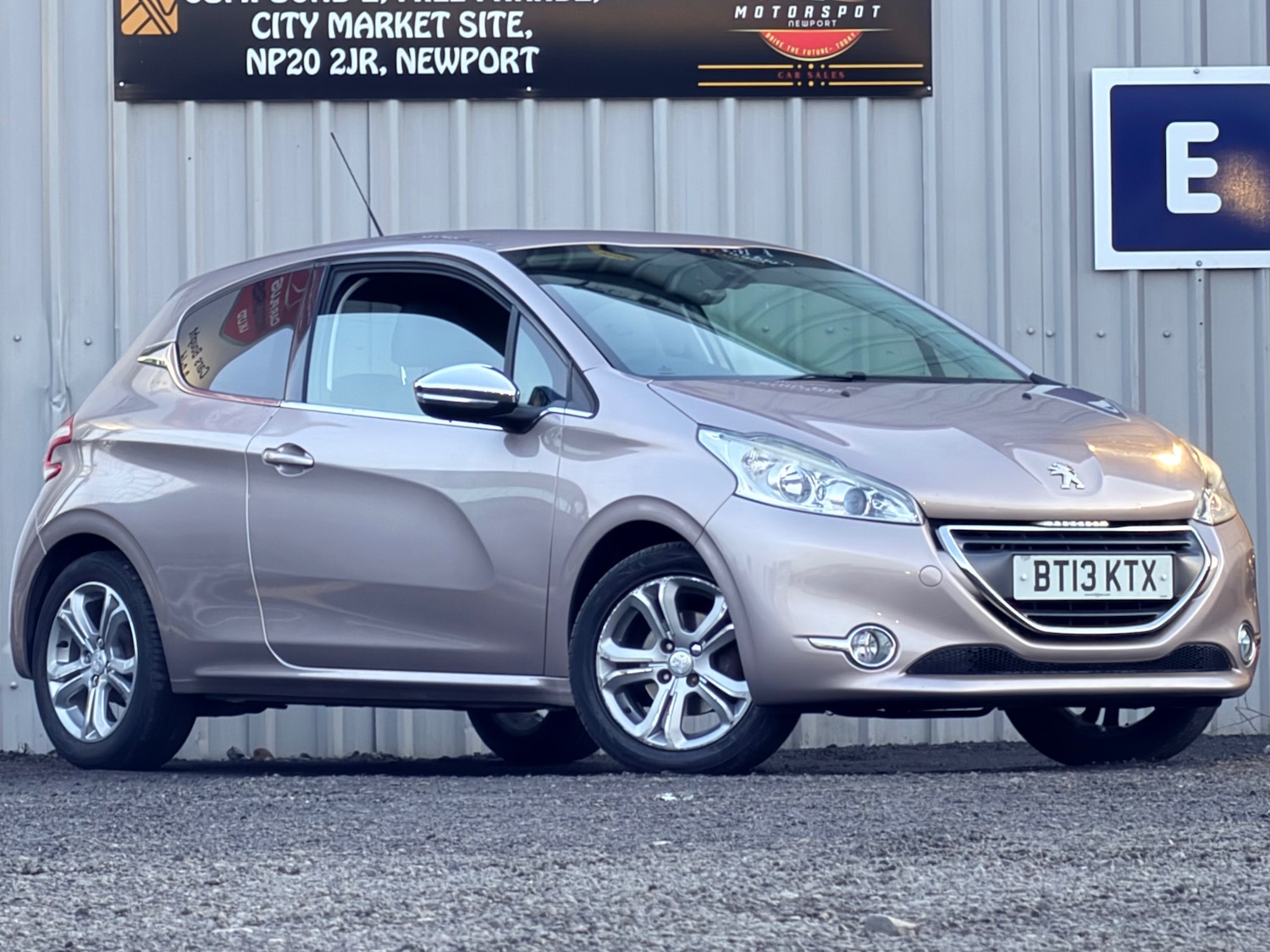 Used Peugeot 208 2013 for sale - 76539228: Photo 3