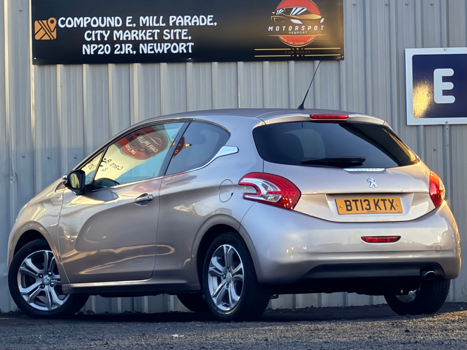 Used Peugeot 208 2013 for sale - 76539228: Photo 6