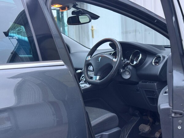 Used Peugeot 5008 2013 for sale - 76247083: Photo 10