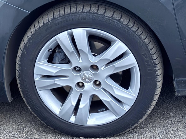 Used Peugeot 5008 2013 for sale - 76247083: Photo 28