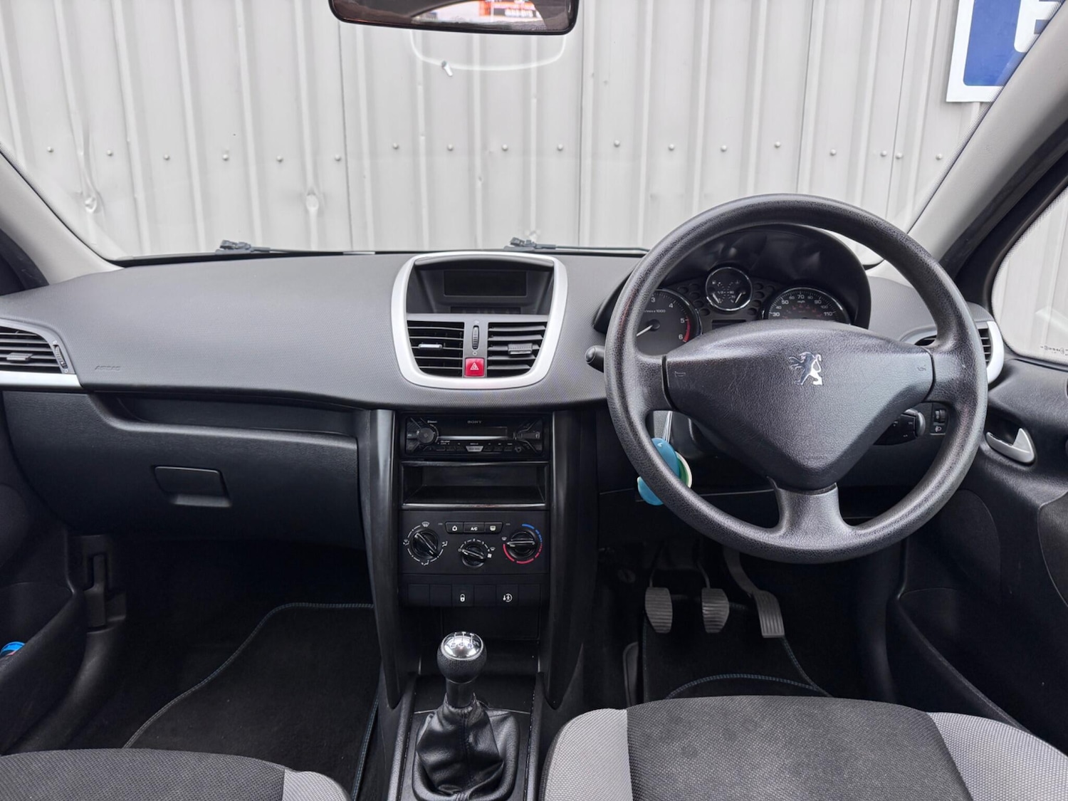 Used Peugeot 207 2009 for sale - 76314709: Photo 15
