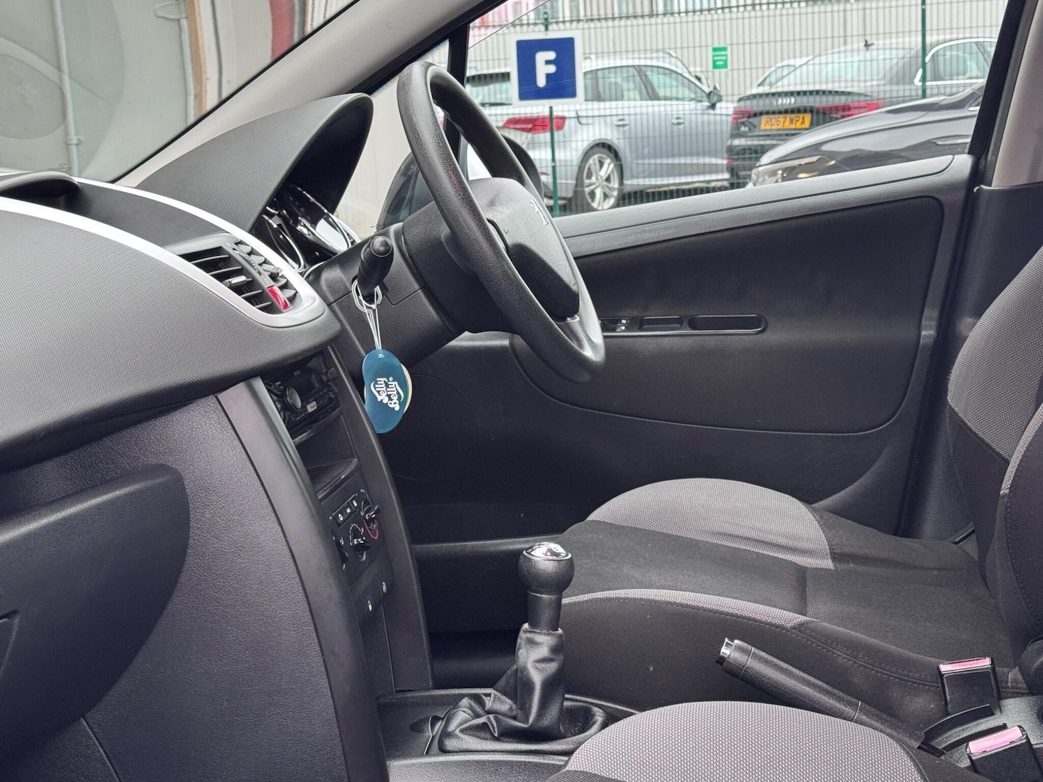 Used Peugeot 207 2009 for sale - 76314709: Photo 16