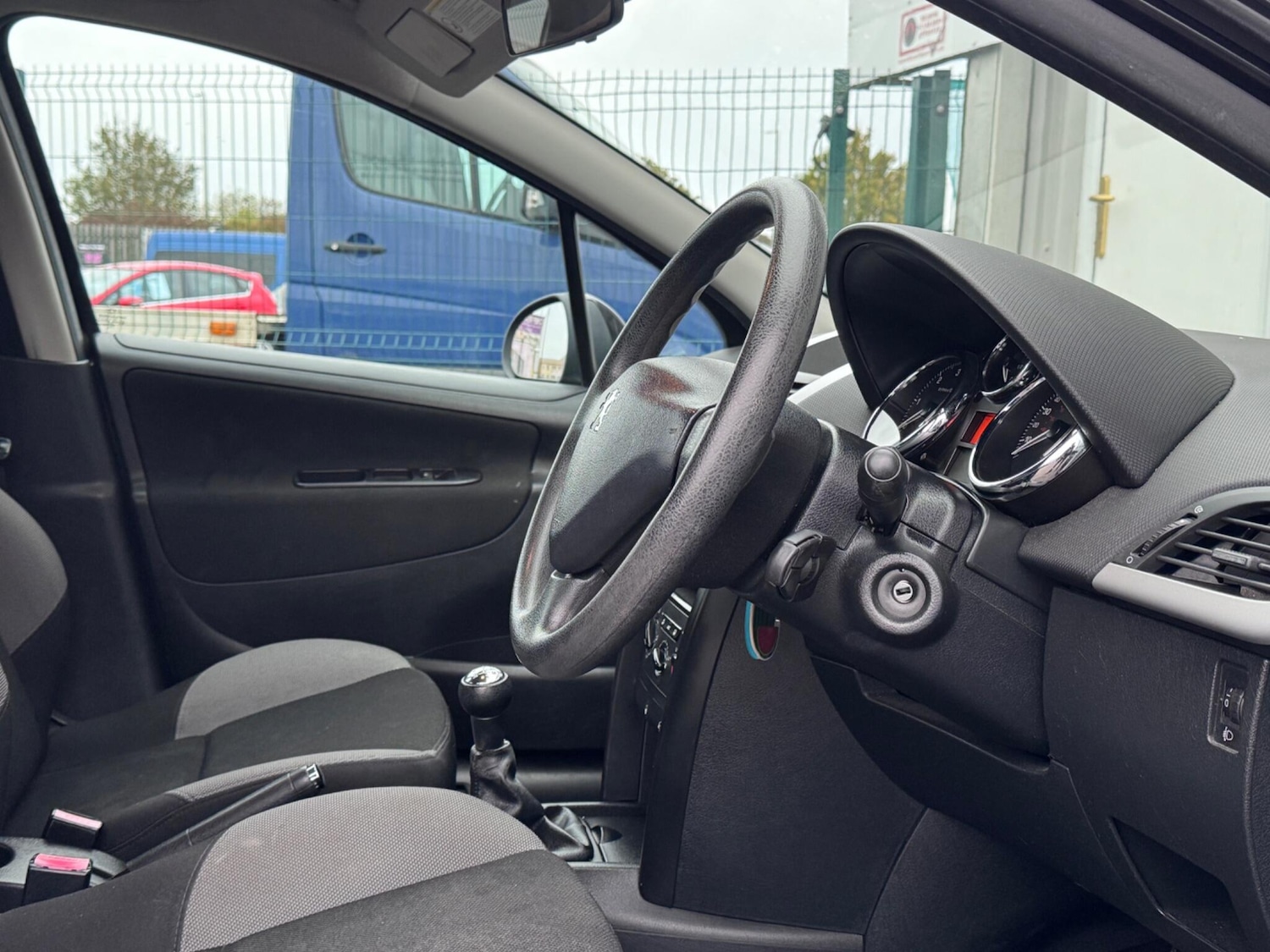 Used Peugeot 207 2009 for sale - 76314709: Photo 18