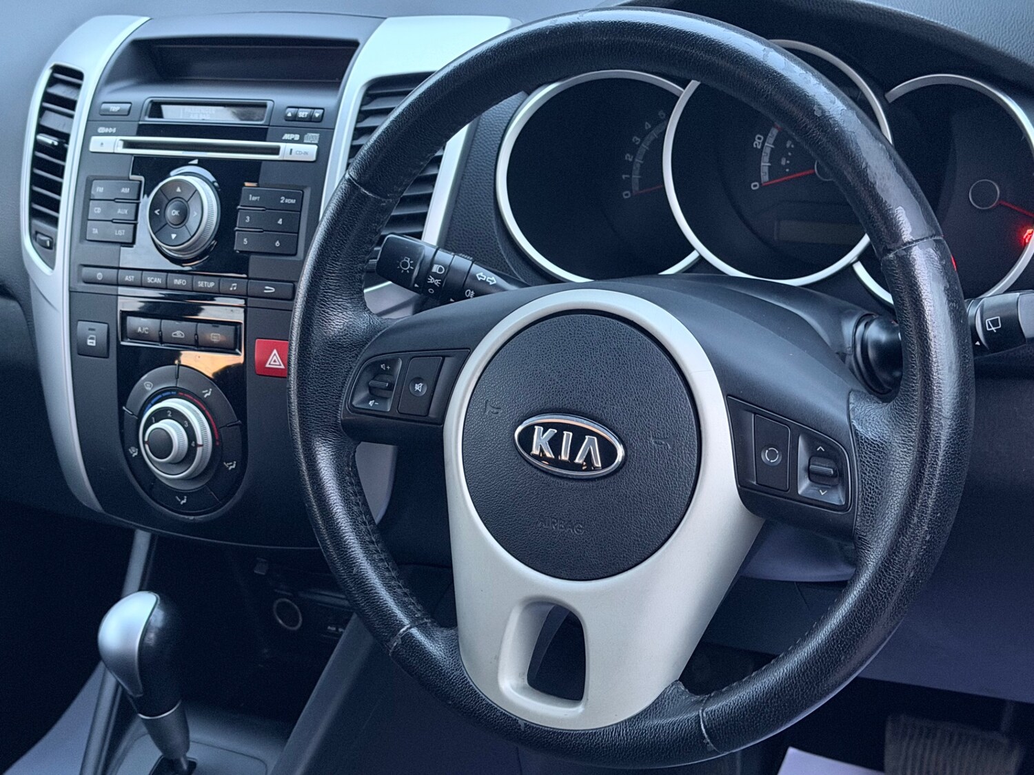 Used Kia Venga 2010 for sale - 78213910: Photo 8