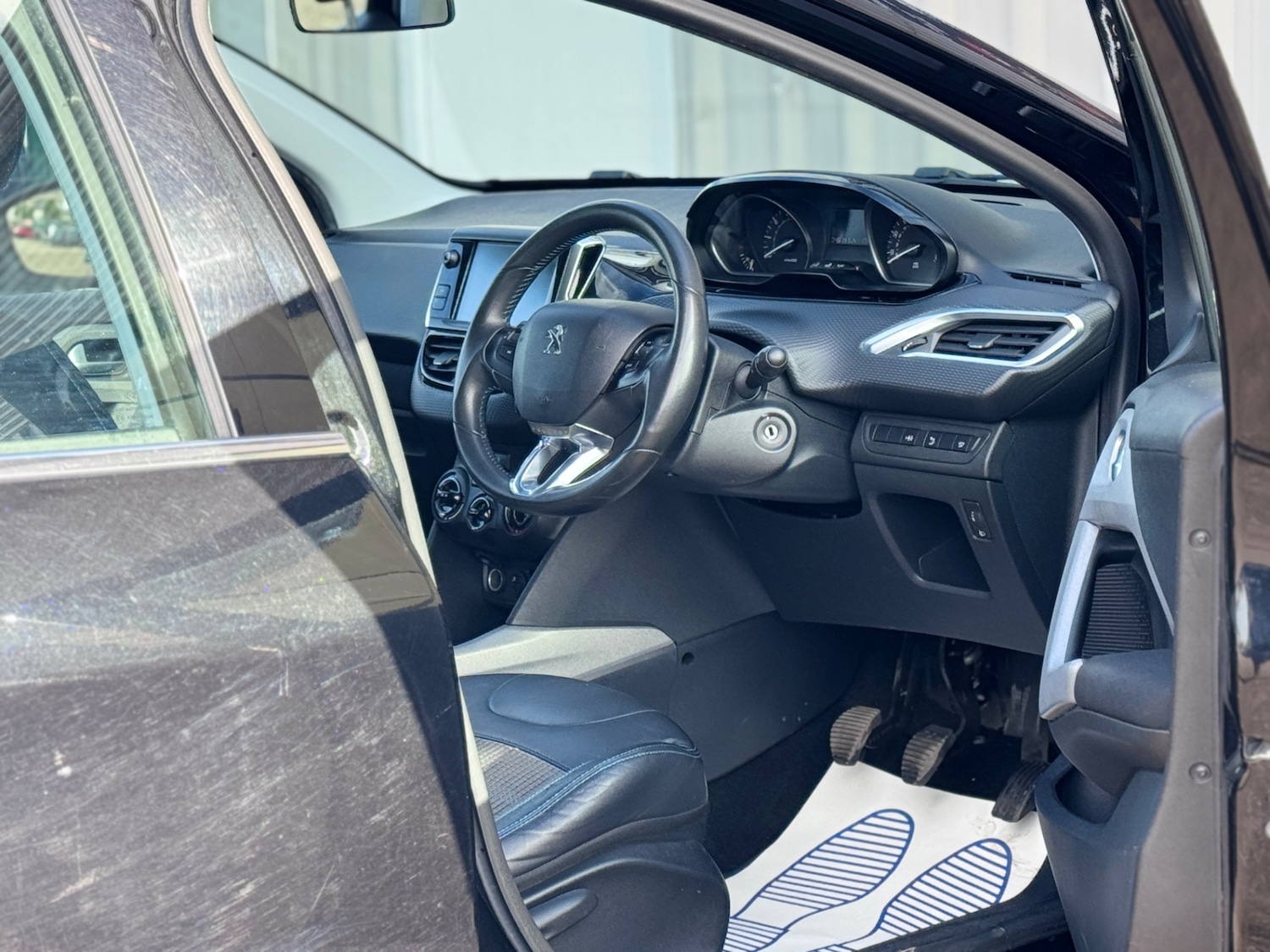 Used Peugeot 2008 2015 for sale - 76226173: Photo 10