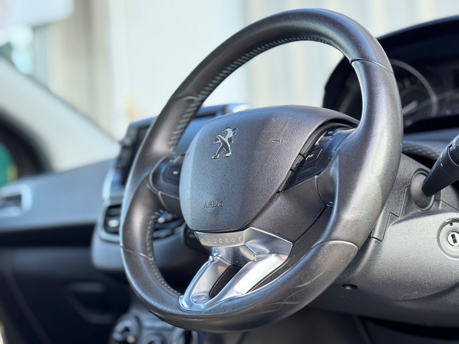 Used Peugeot 2008 2015 for sale - 76226173: Photo 13