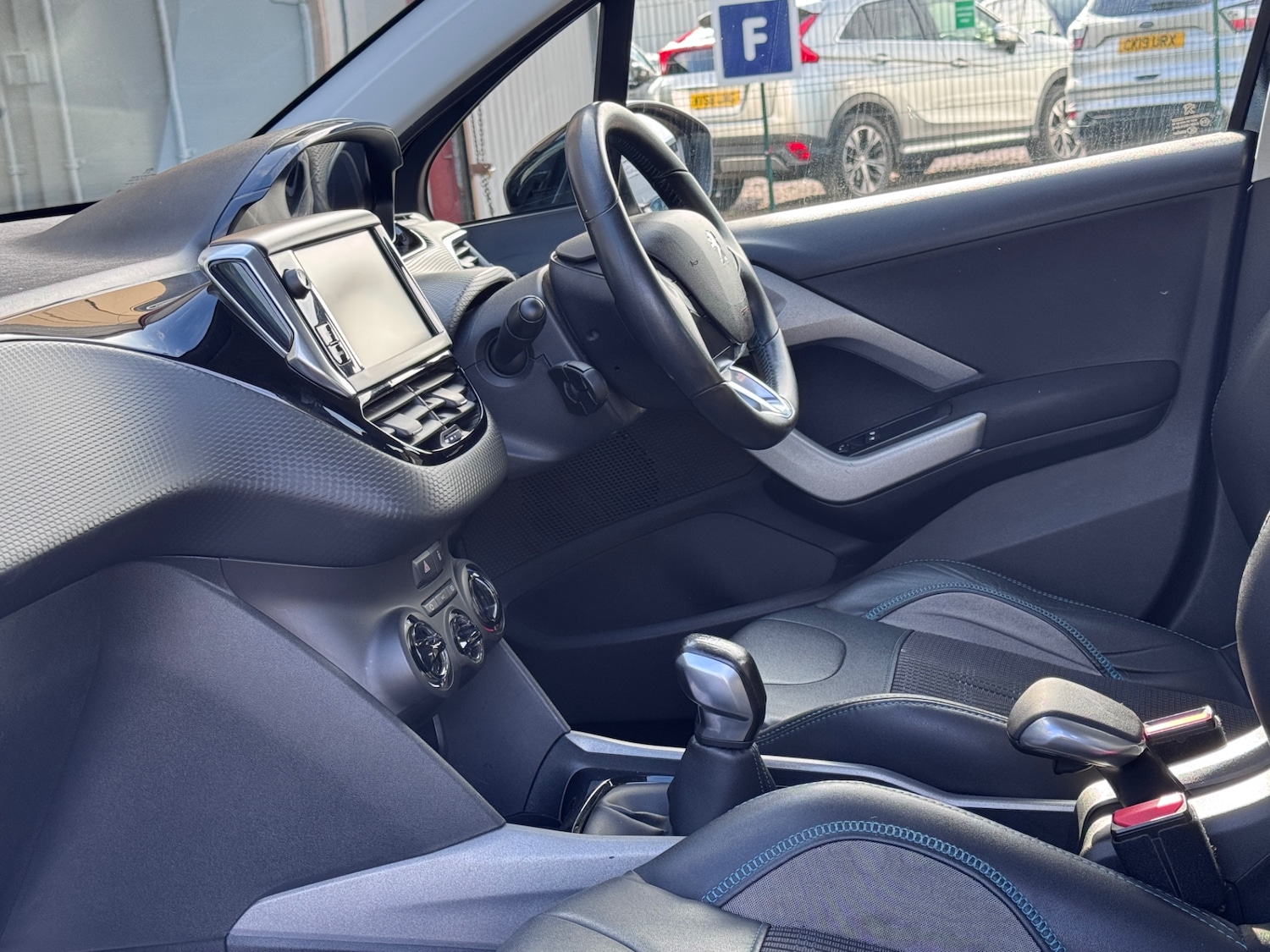 Used Peugeot 2008 2015 for sale - 76226173: Photo 19