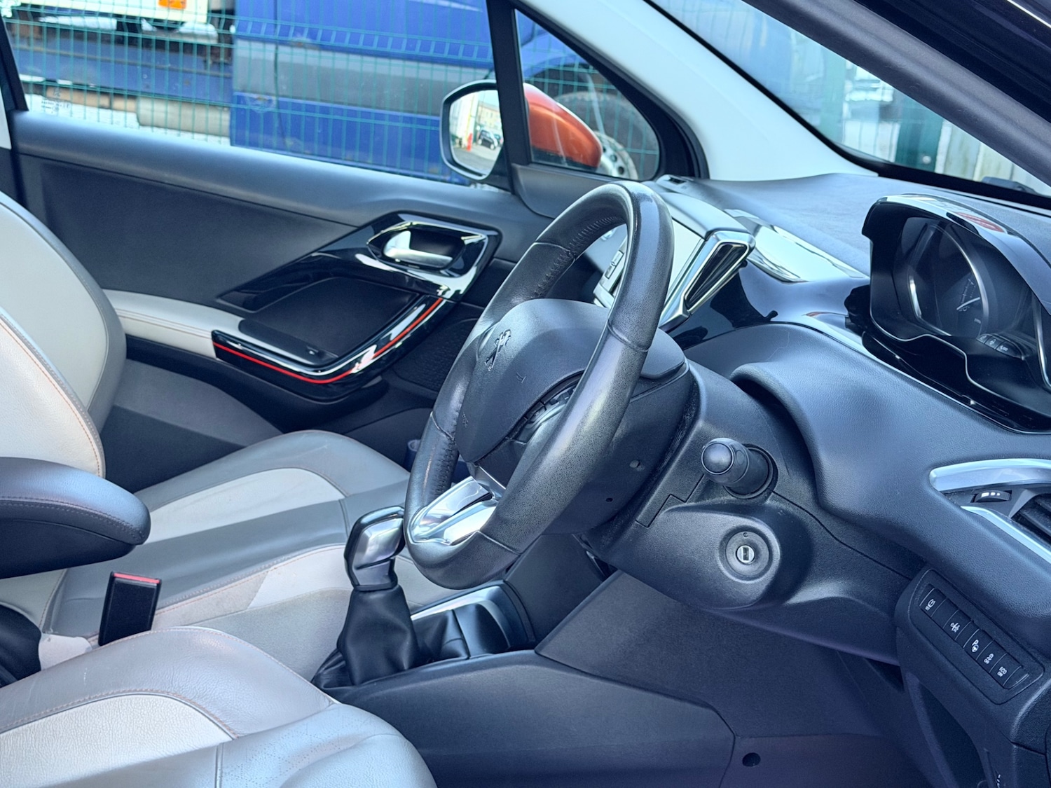 Used Peugeot 208 2014 for sale - 77893151: Photo 17