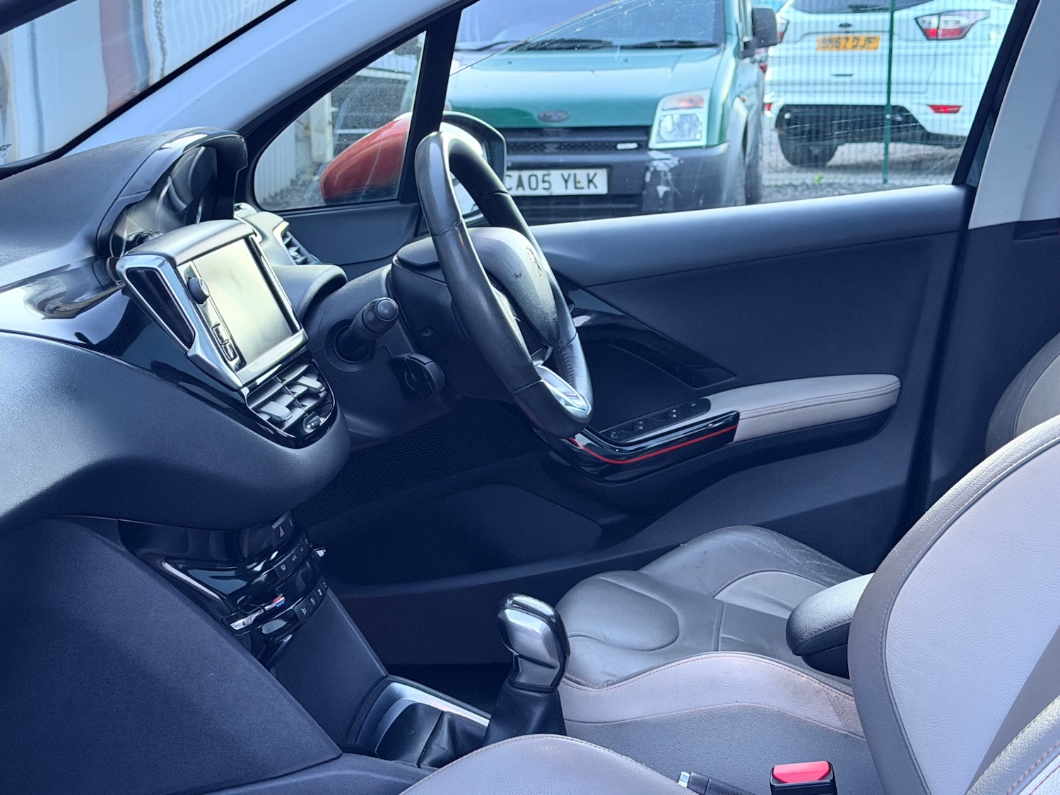 Used Peugeot 208 2014 for sale - 77893151: Photo 18