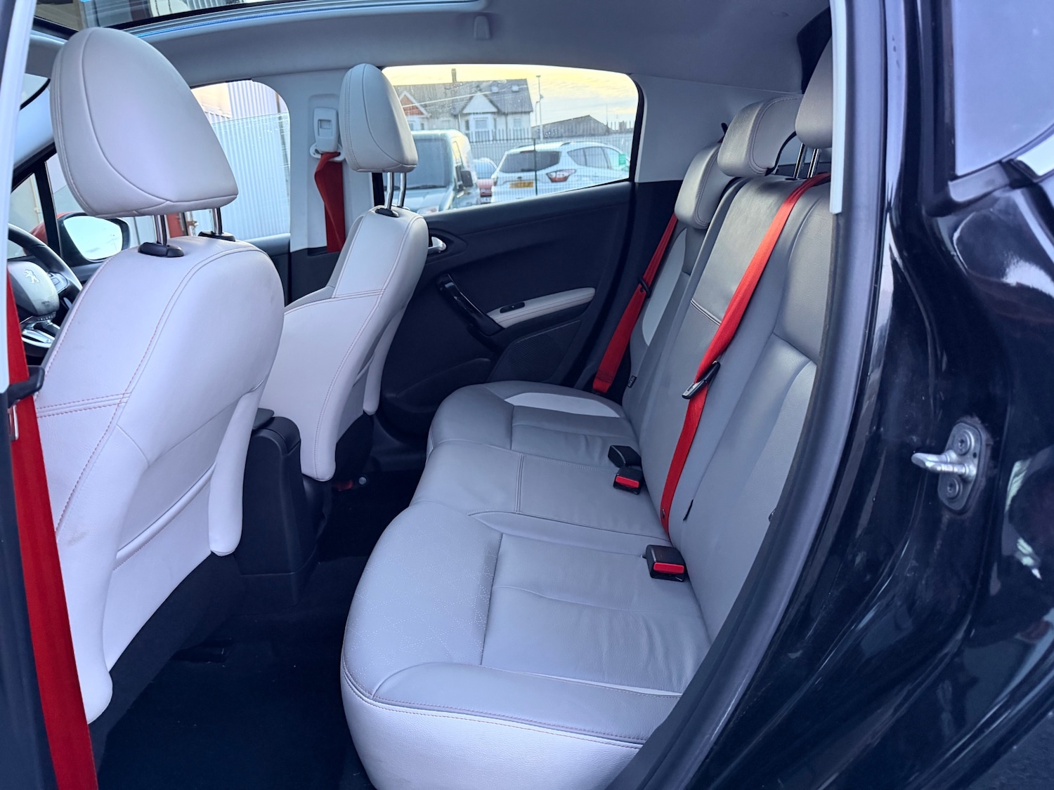 Used Peugeot 208 2014 for sale - 77893151: Photo 19