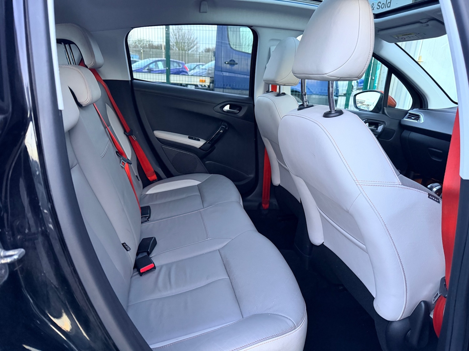 Used Peugeot 208 2014 for sale - 77893151: Photo 20