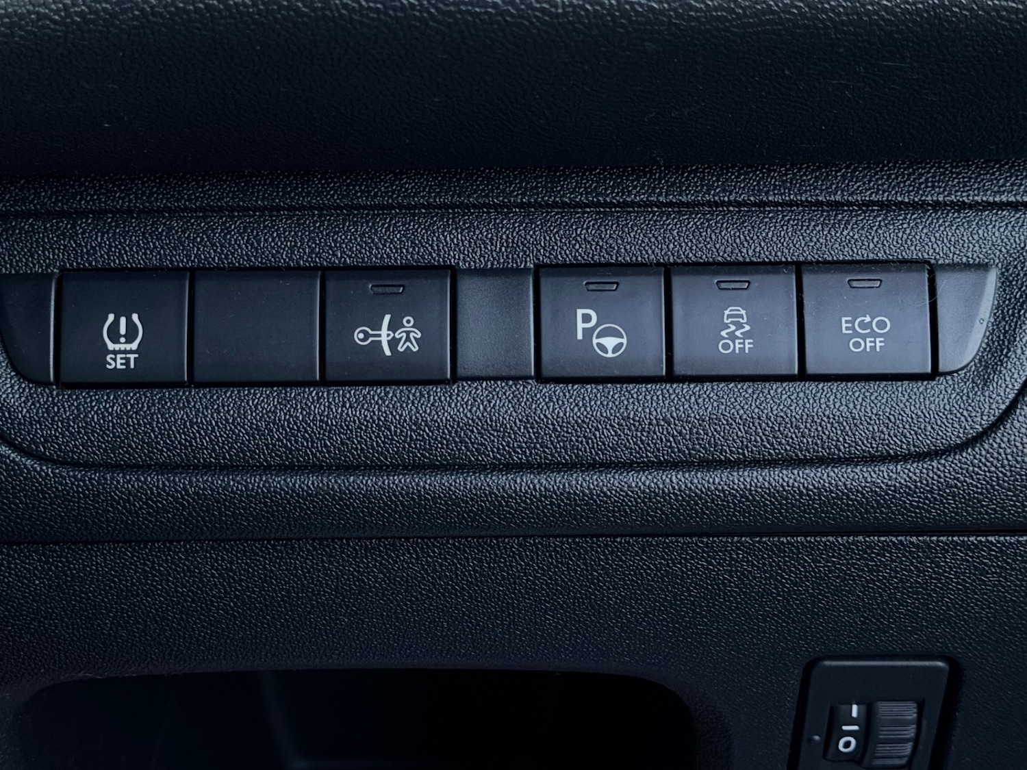 Used Peugeot 208 2014 for sale - 77893151: Photo 22