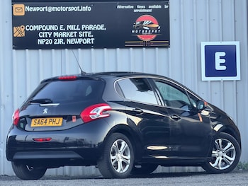 Used Peugeot 208 2014 for sale - 77893151: Photo