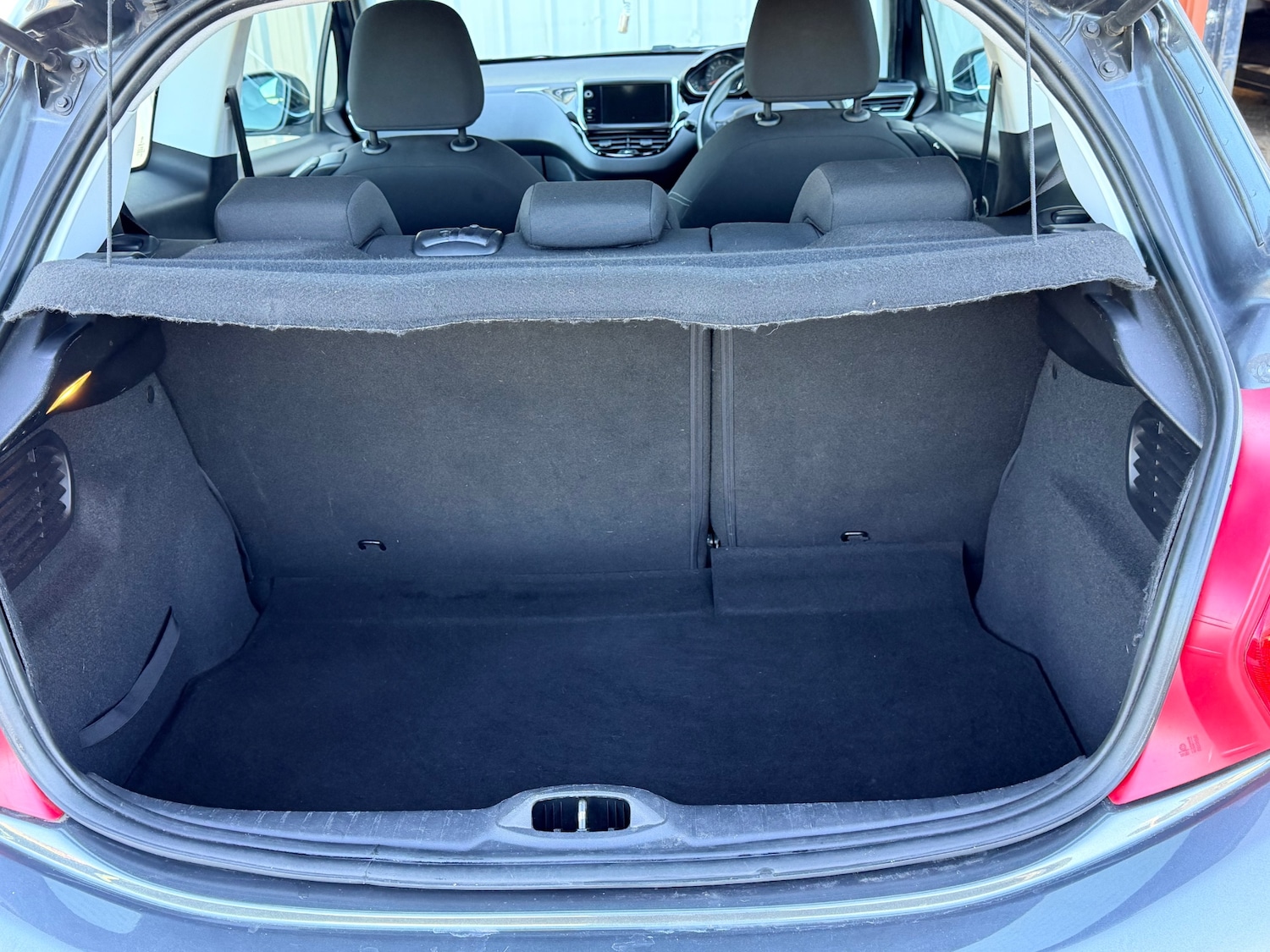 Used Peugeot 208 2014 for sale - 76655625: Photo 18