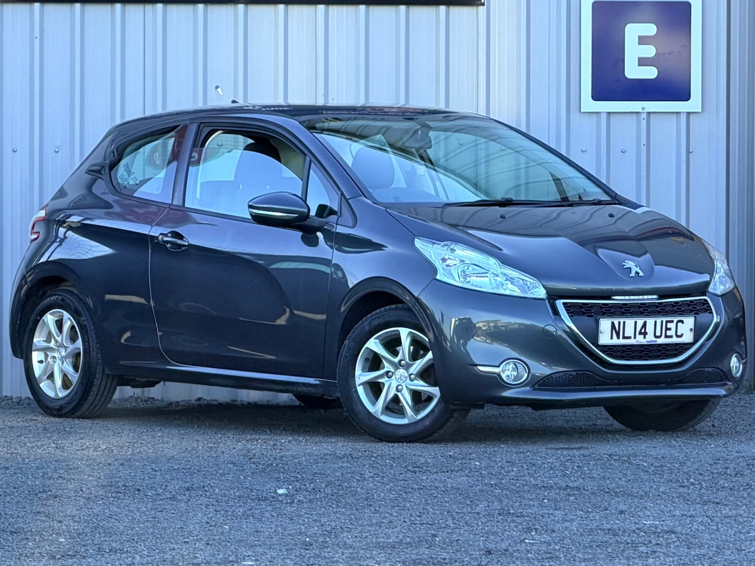 Used Peugeot 208 2014 for sale - 76655625: Photo 4