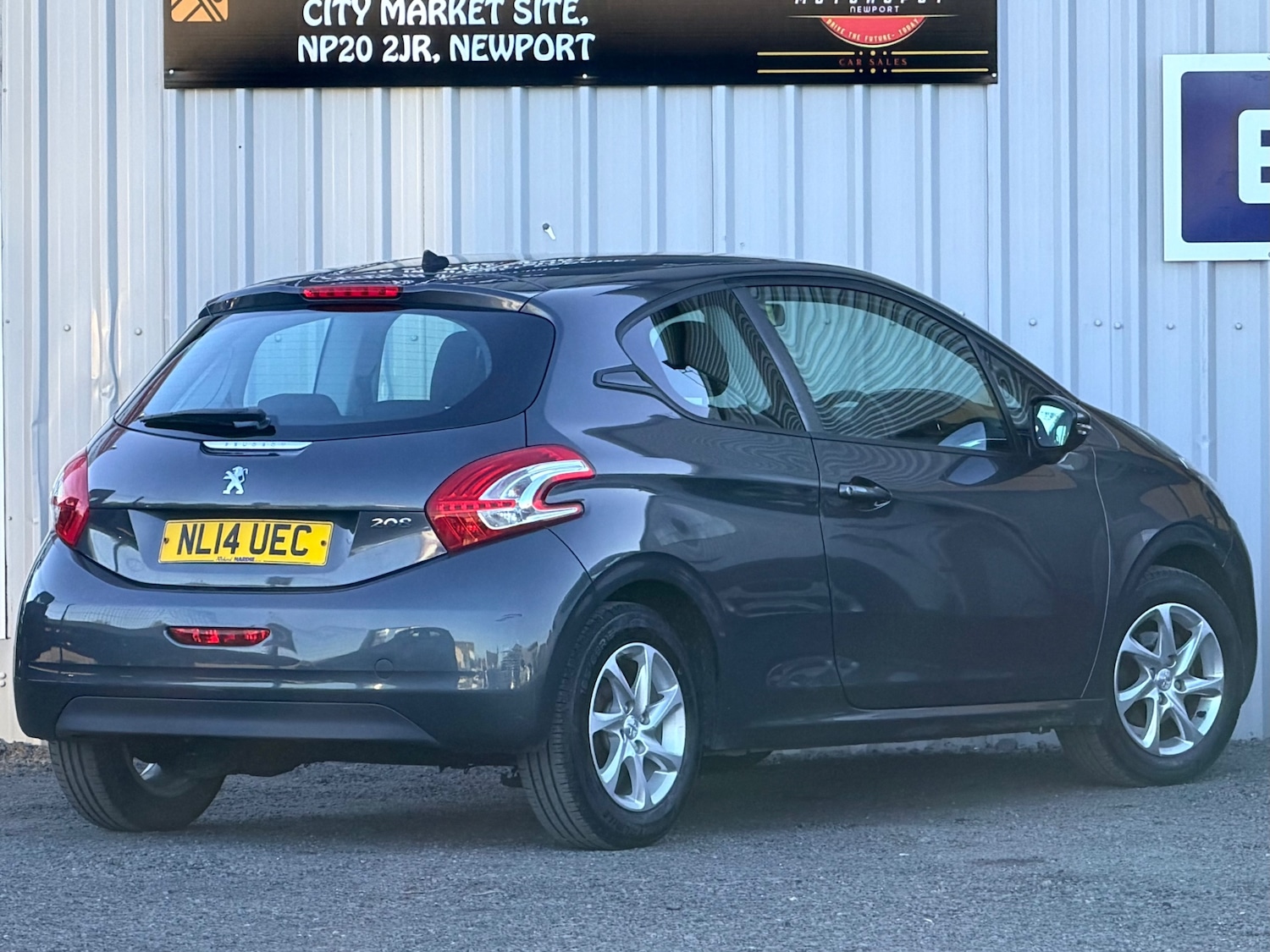 Used Peugeot 208 2014 for sale - 76655625: Photo 6