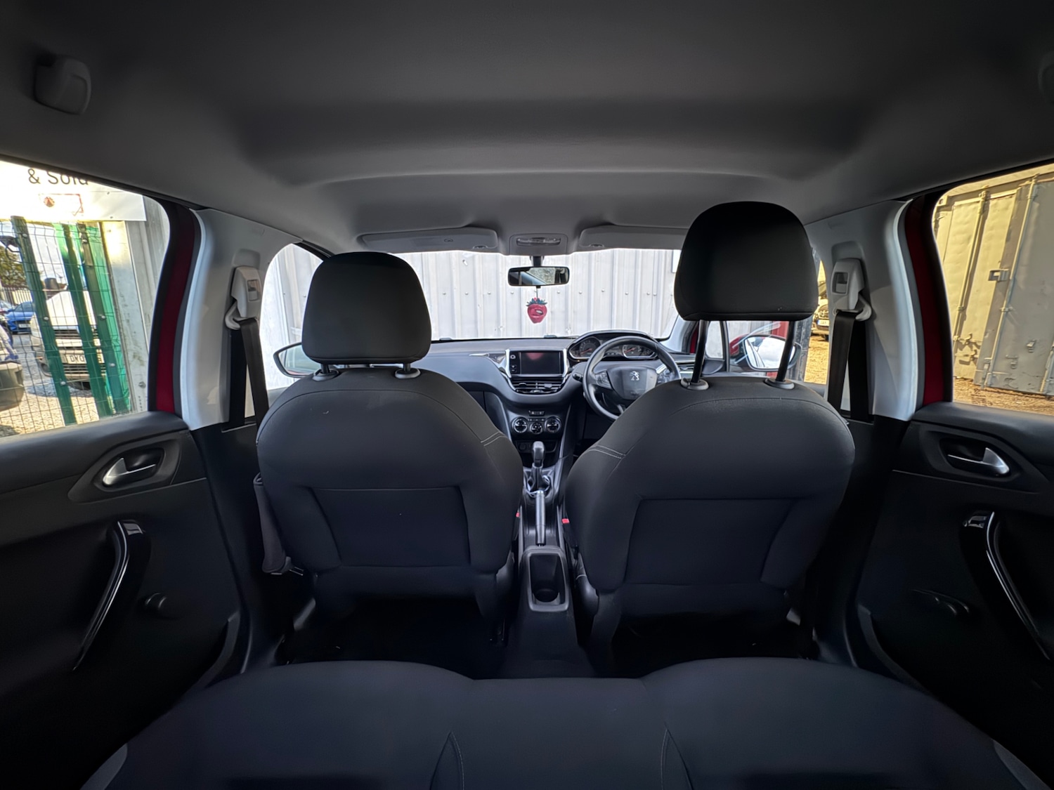 Used Peugeot 208 2013 for sale - 76369506: Photo 15