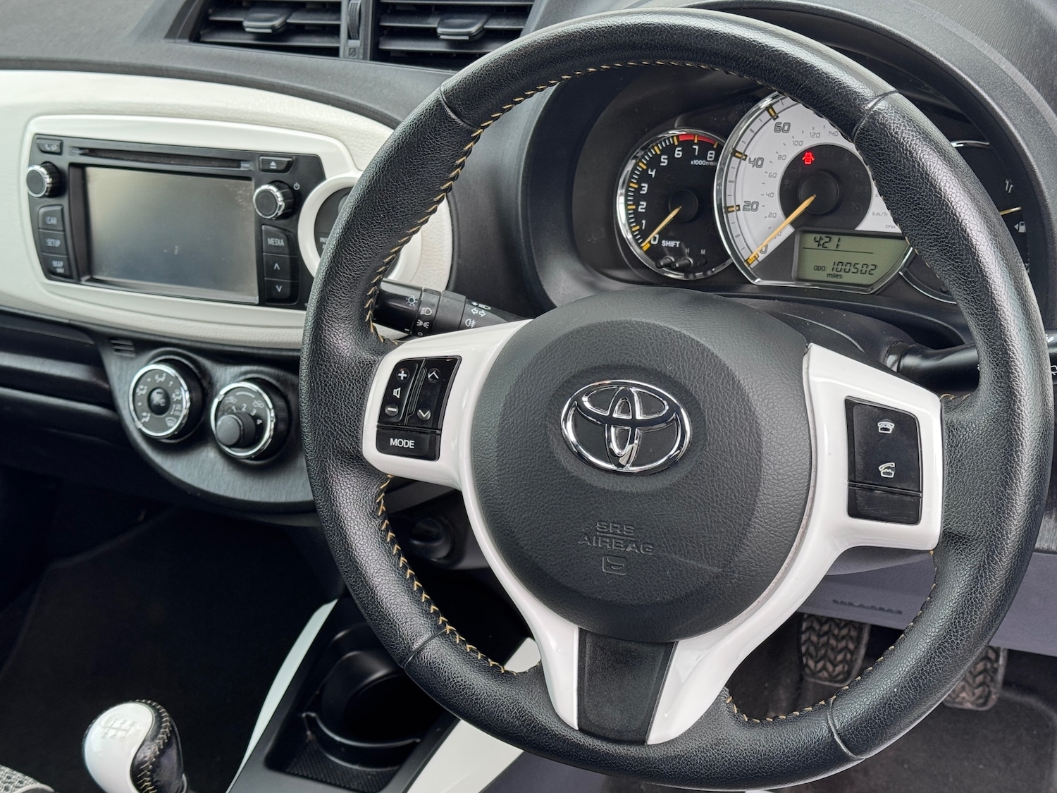 Used Toyota Yaris 2013 for sale - 76348714: Photo 11