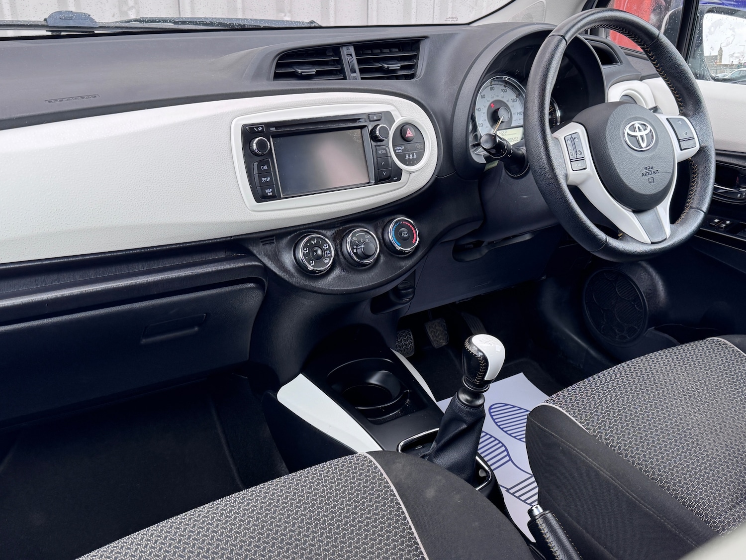 Used Toyota Yaris 2013 for sale - 76348714: Photo 13