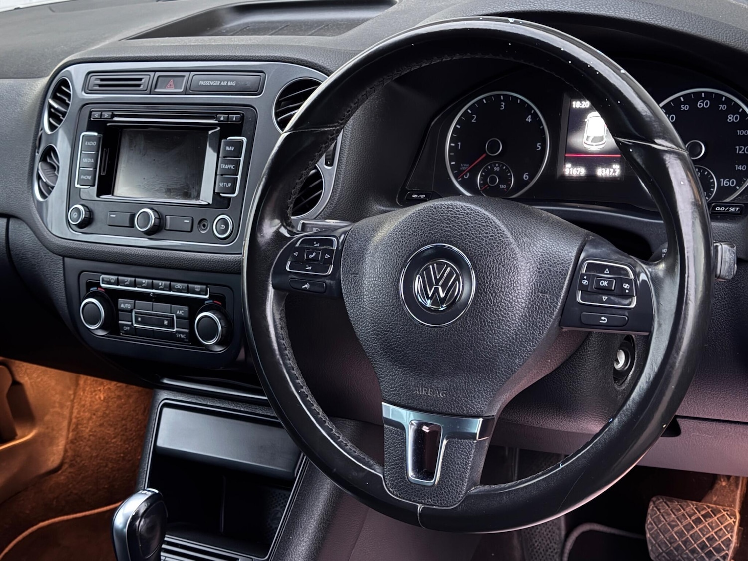 Used Volkswagen Tiguan 2014 for sale - 76295318: Photo 11