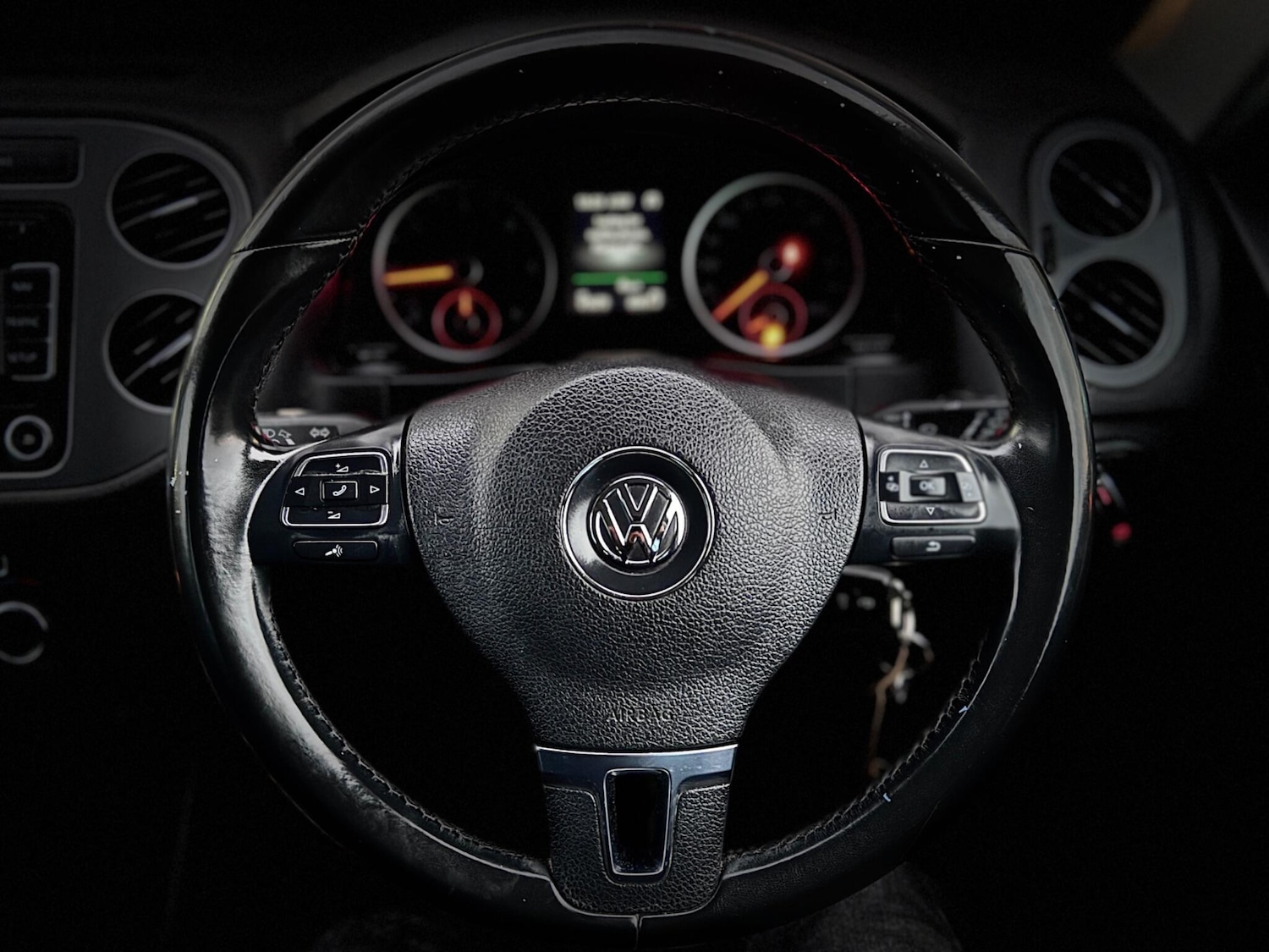 Used Volkswagen Tiguan 2014 for sale - 76295318: Photo 15