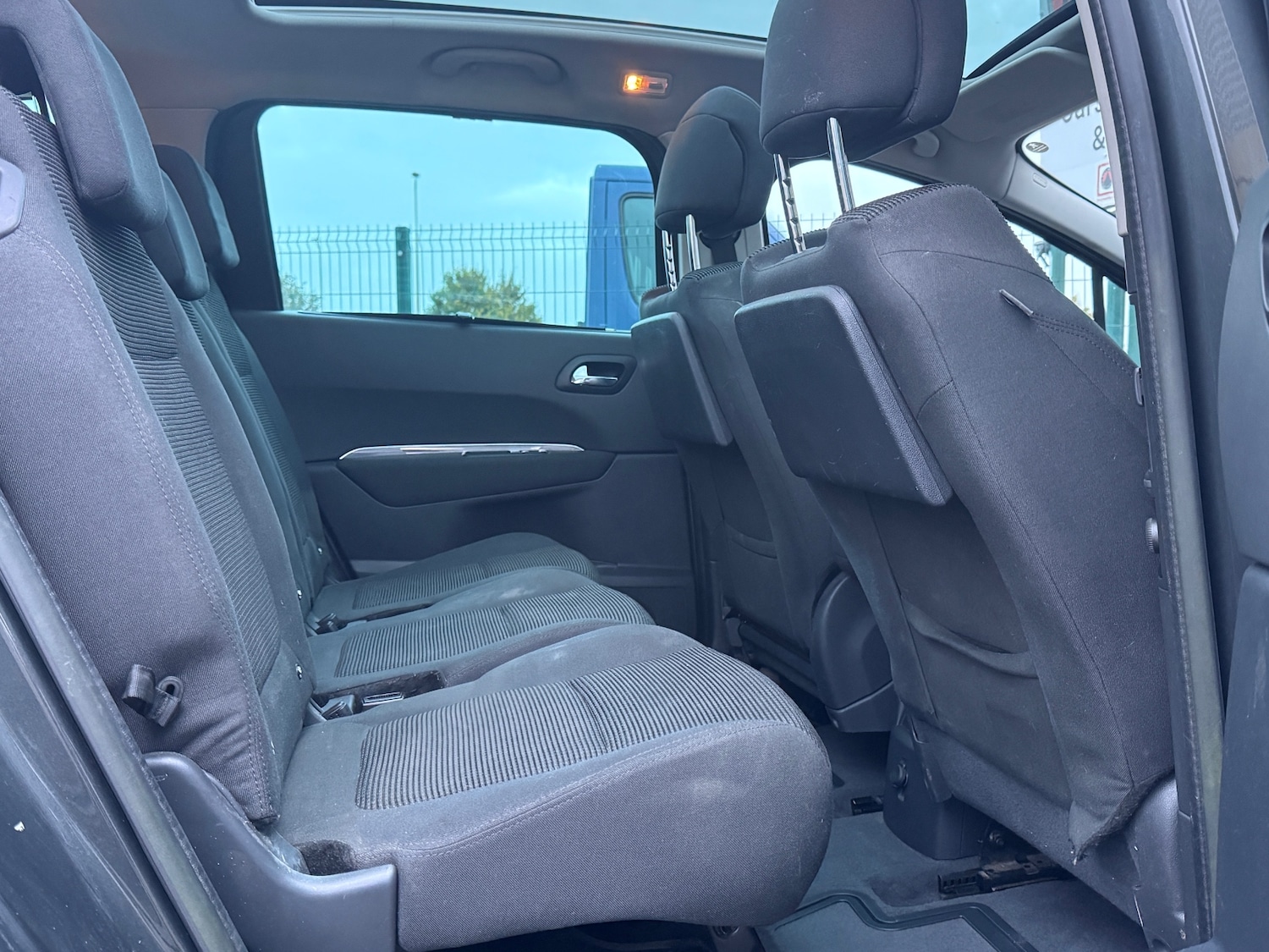 Used Peugeot 5008 2013 for sale - 76348708: Photo 22