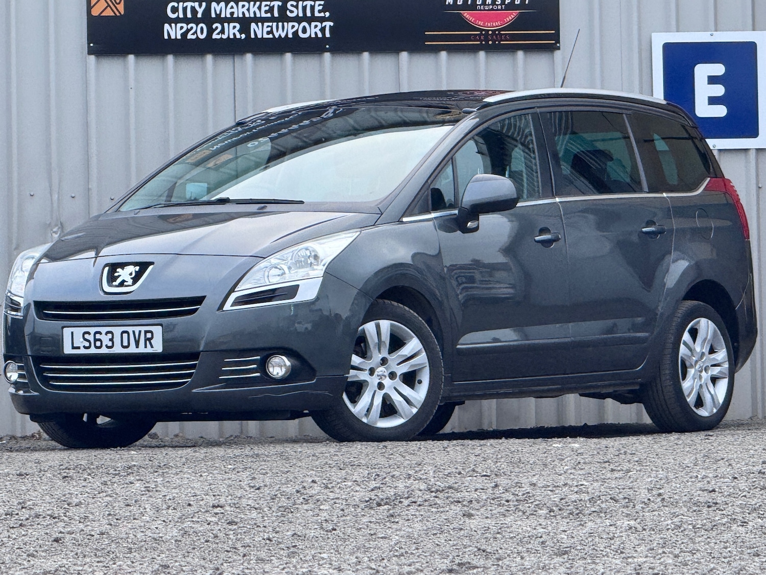 Used Peugeot 5008 2013 for sale - 76348708: Photo 4